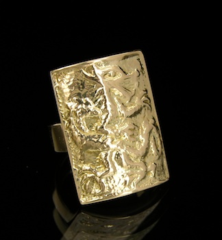 Appraisal: An Italian k Dragon Design Fashion Ring k yellow gold