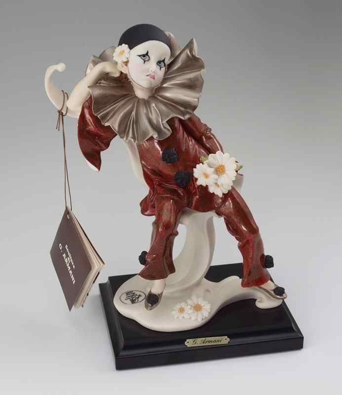 Appraisal: GIUSEPPE ARMANI FIGURINE SOCIETY EXCLUSIVE ''RUFFLES'' LITTLE PIERROT WITH DAISIES