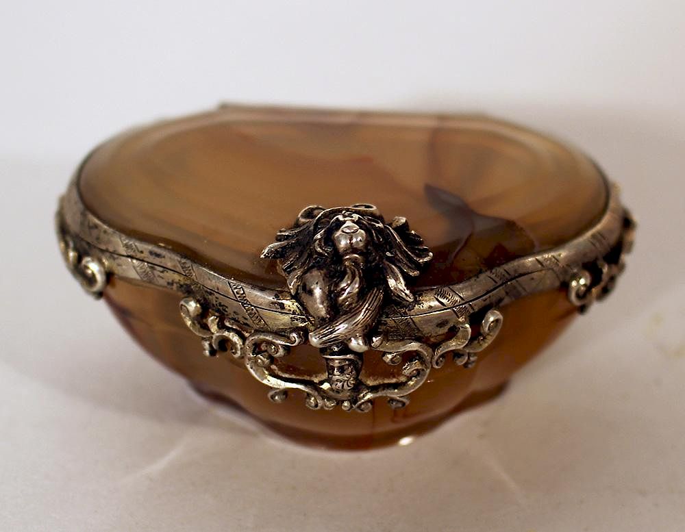 Appraisal: German baroque snuff box German baroque snuff box in cartouche