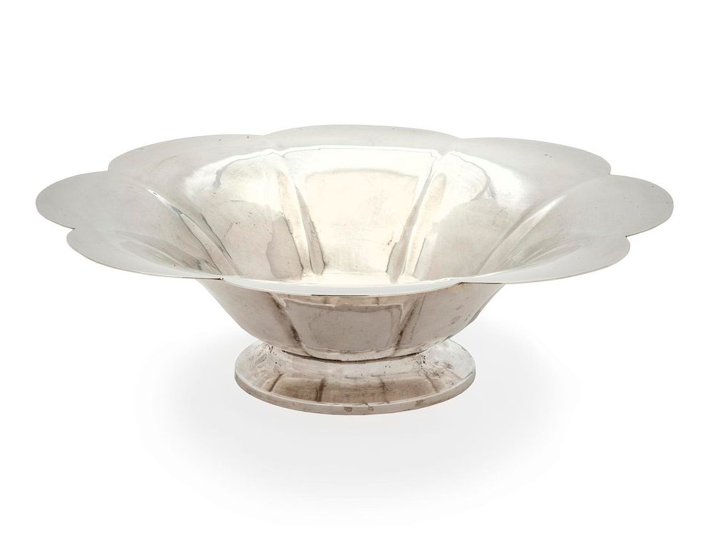 Appraisal: An American Silver Scalloped Edge Bowl Height x diameter inches