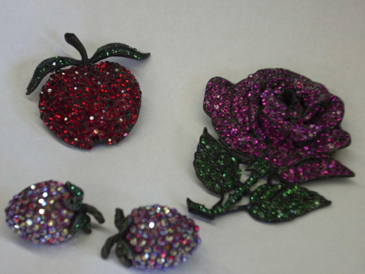 Appraisal: Four Pieces of Colorful Costume Jewelry composed of an apple