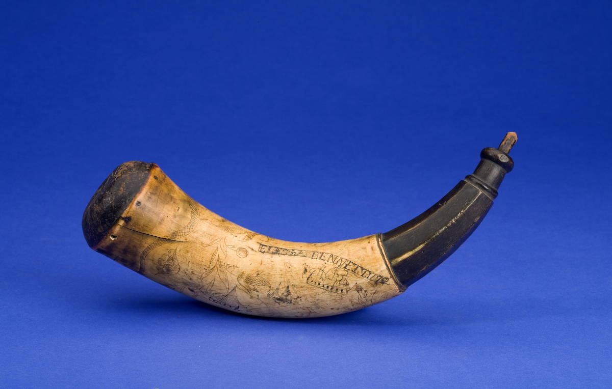 Appraisal: CARVED AND ENGRAVED POWDER HORN OF ELISHA BENNETT With sailing