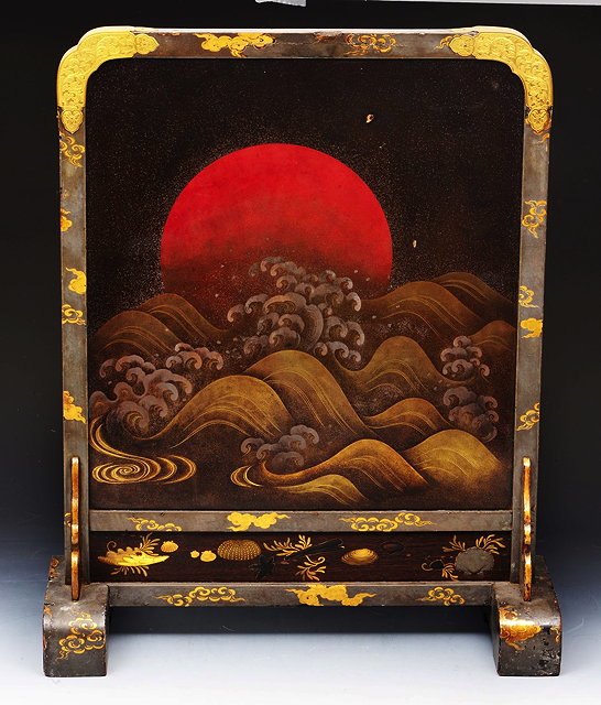 Appraisal: A JAPANESE MEIJI PERIOD LACQUERED TABLE SCREEN with gilt metal