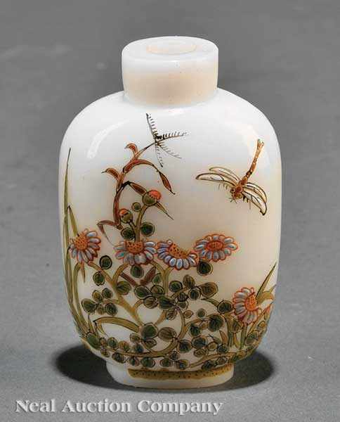 Appraisal: A Chinese Polychrome Decorated White Glass Snuff Bottle Guyue Xuan