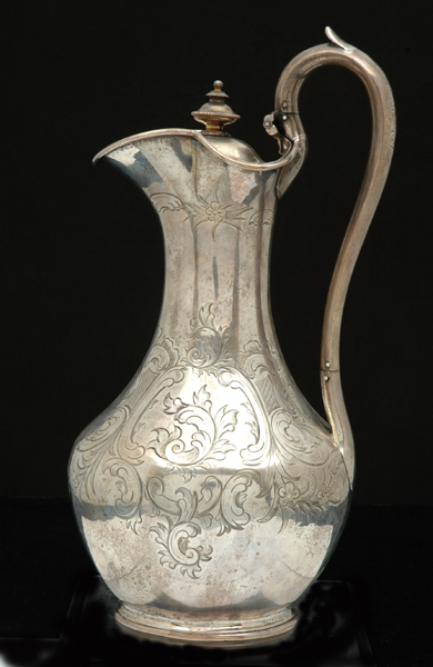 Appraisal: A VICTORIAN STERLING SILVER WATER JUG Maker's mark Stephen Smith