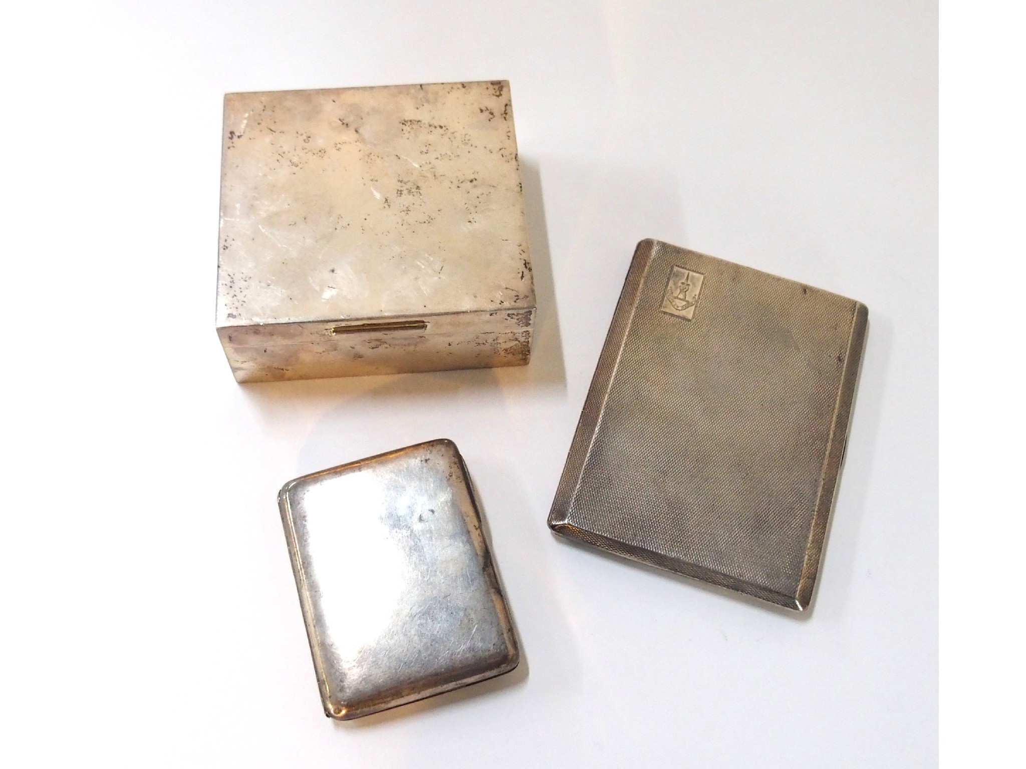 Appraisal: A lot comprising a silver cigarette box London and two