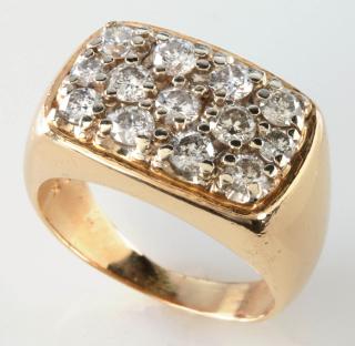 Appraisal: GENT'S K GOLD AND DIAMOND RING APPROX CARATS TW A