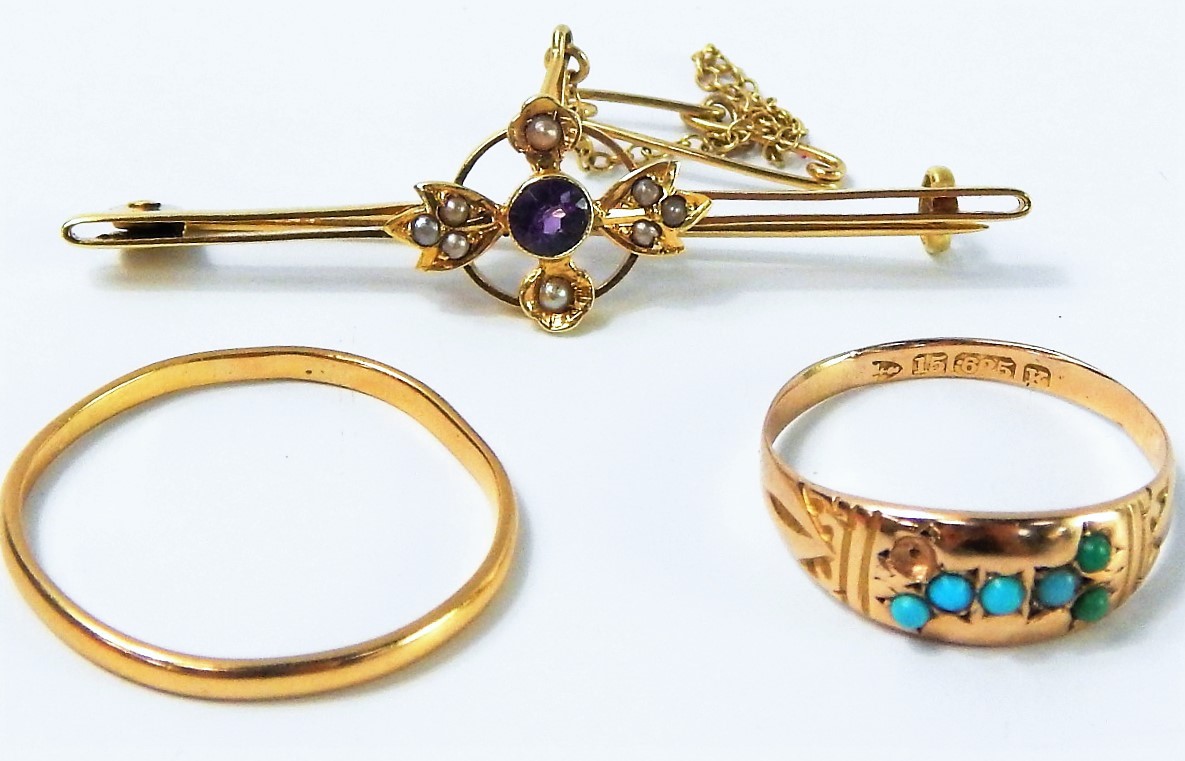 Appraisal: Two rings and a bar brooch comprising a ct gold