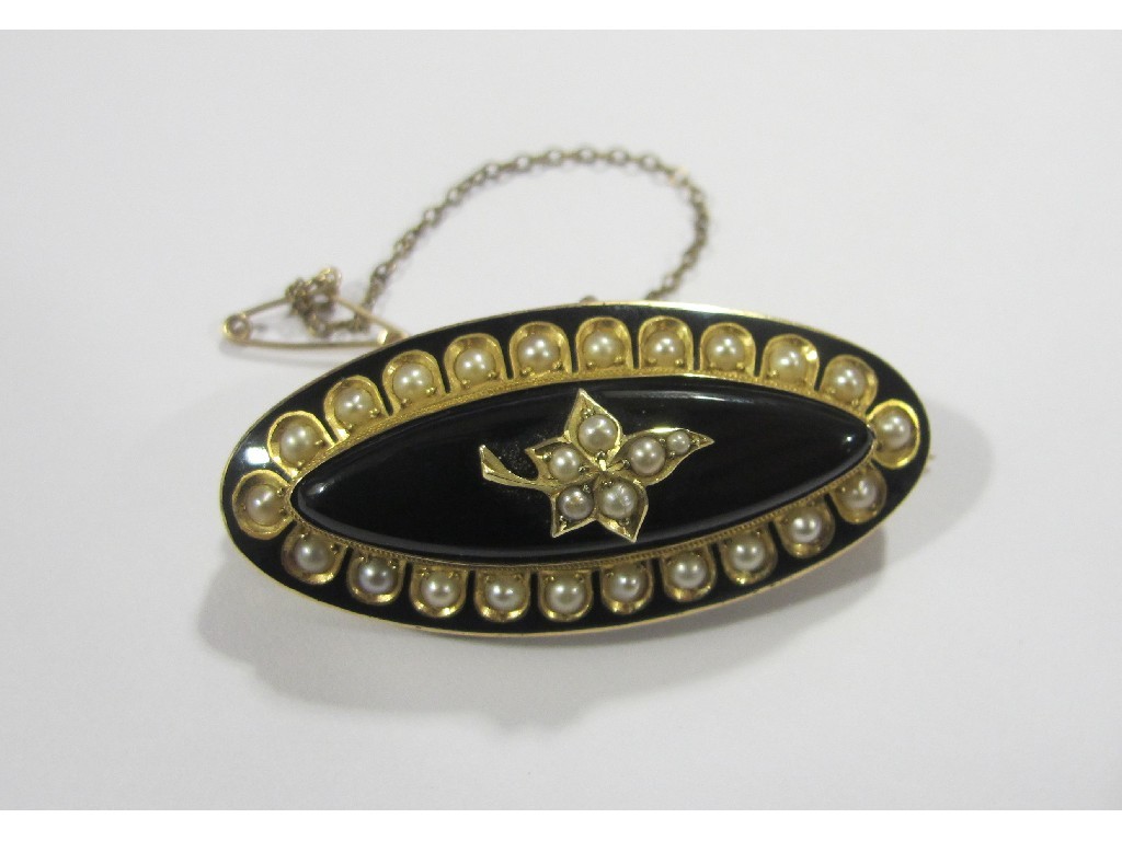 Appraisal: Victorian unmarked gold eliptical shaped remembrance brooch with a central