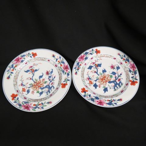 Appraisal: Pair of Chinese Export Porcelain Plates Chien Lung Dynasty circa