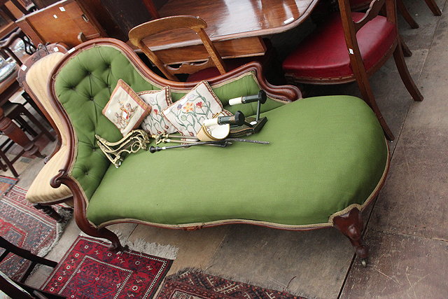 Appraisal: A VICTORIAN MAHOGANY GREEN MATERIAL BUTTON UPHOLSTERED CHAISE LONGUE with