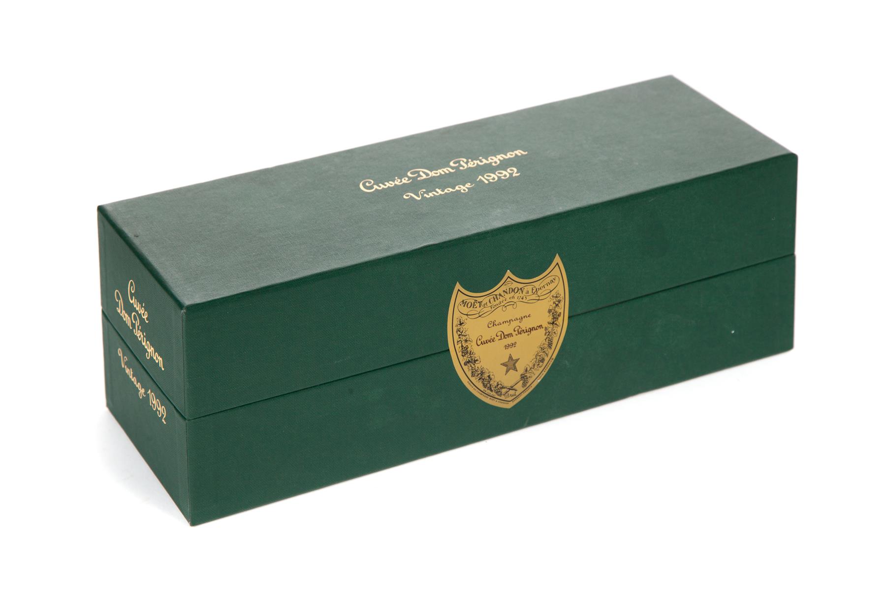 Appraisal: MOET ET CHANDON CUVEE DOM PERIGNON CHAMPAGNE Epernay bottle in