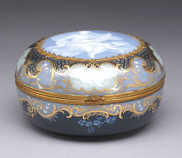 Appraisal: A Meissen p te-sur-p te porcelain circular box late th