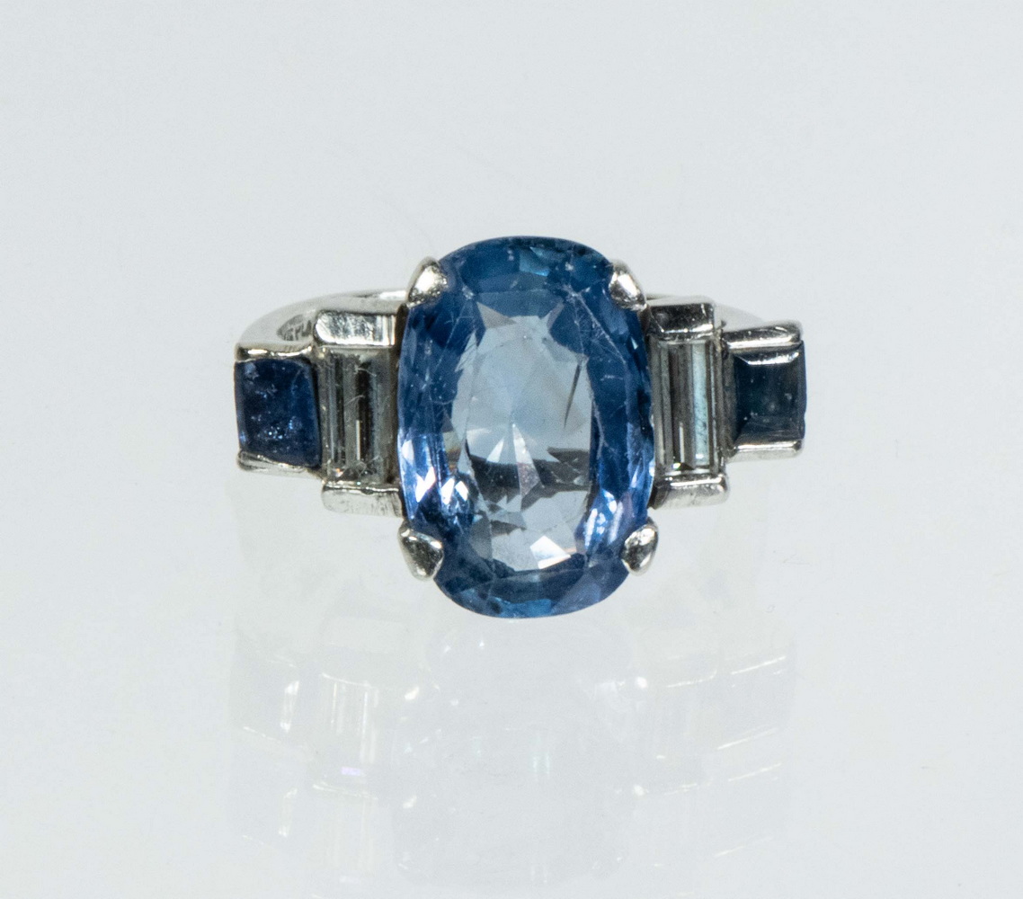 Appraisal: LADIES VINTAGE PLATINUM AND SAPPHIRE RING Set with natural Ceylon