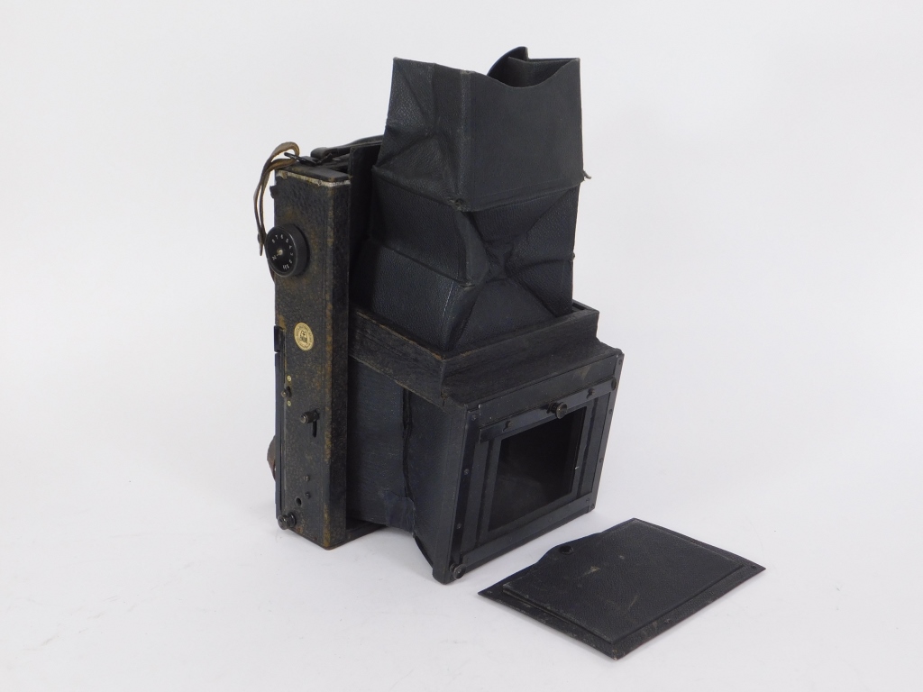 Appraisal: GOLTZ BREUTMANN MENTOR FOLDING REFLEX CAMERA Goltz Breutmann Mentor Folding