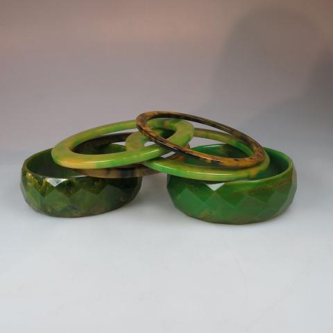 Appraisal: Various Bakelite Bangles