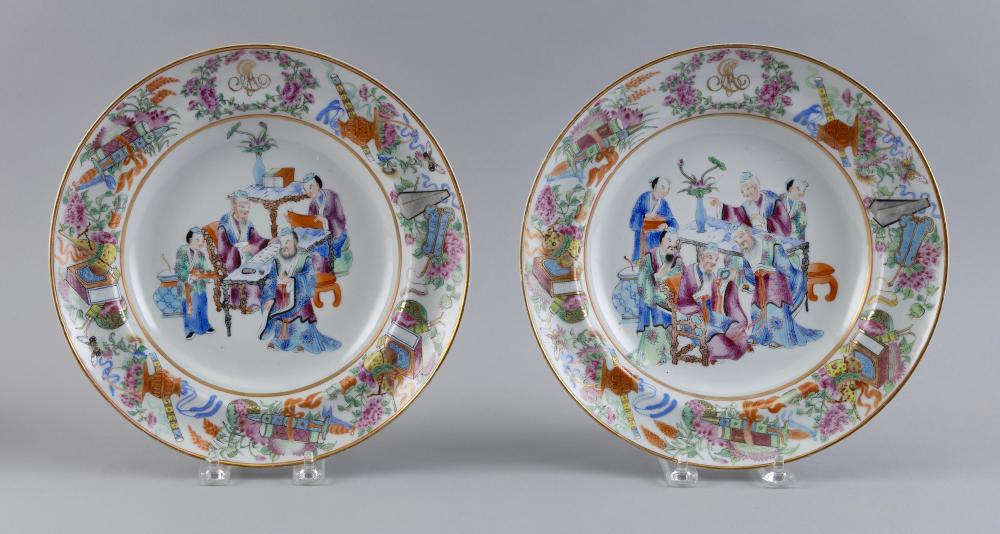 Appraisal: PAIR OF CHINESE EXPORT FAMILLE ROSE PORCELAIN SOUP PLATES TH