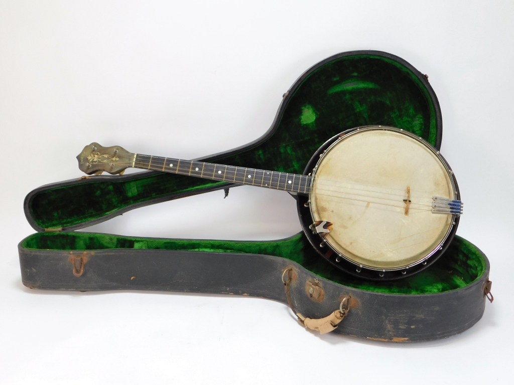 Appraisal: S DEWITT STRING TENOR BANJO United States Circa Four string