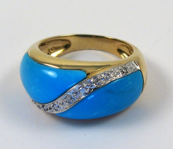 Appraisal: TURQUOISE AND DIAMOND RING k yellow gold set with two