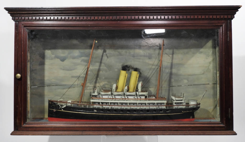 Appraisal: C STEAM SHIP MODEL IN CASE United States Circa Depicts