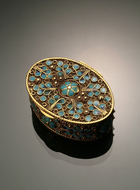 Appraisal: -Karat Yellow-Gold Royal and Robin's Egg Blue Enamel Pill Box