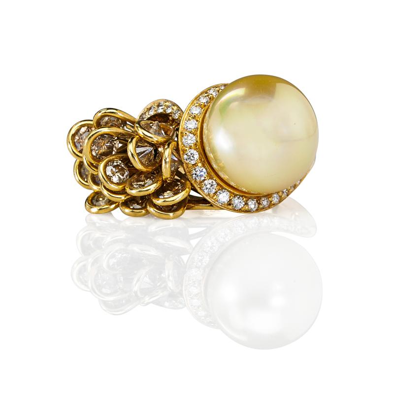 Appraisal: UTOPIA ALLEGRO SOUTH SEA PEARL DIAMOND RING Condition Report