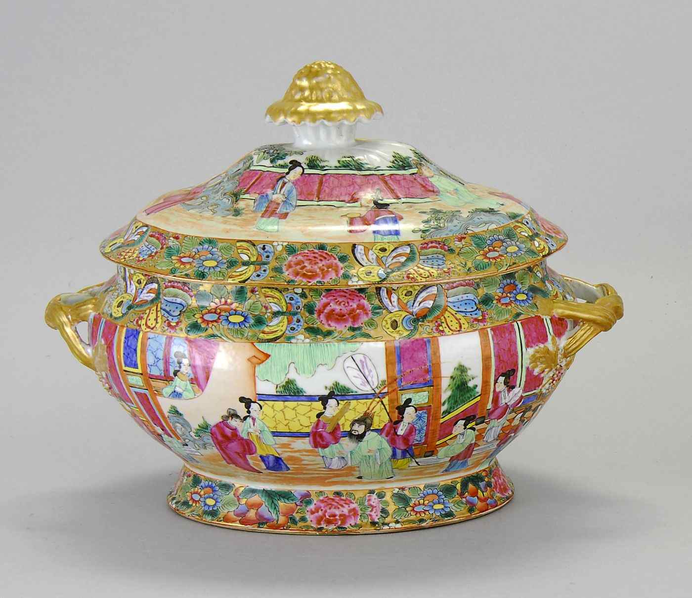 Appraisal: CHINESE EXPORT FAMILLE ROSE PORCELAIN COVERED TUREEN th CenturyWith figural