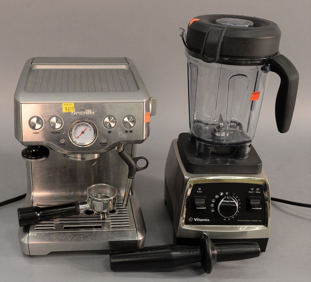 Appraisal: Grouping of Vitamix Professional series Heritage Blender with stainless steel