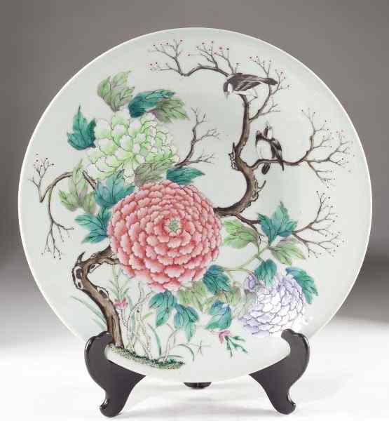 Appraisal: Chinese Charger with Dahlia Flowersprobably early th century porcelain hand-decorated