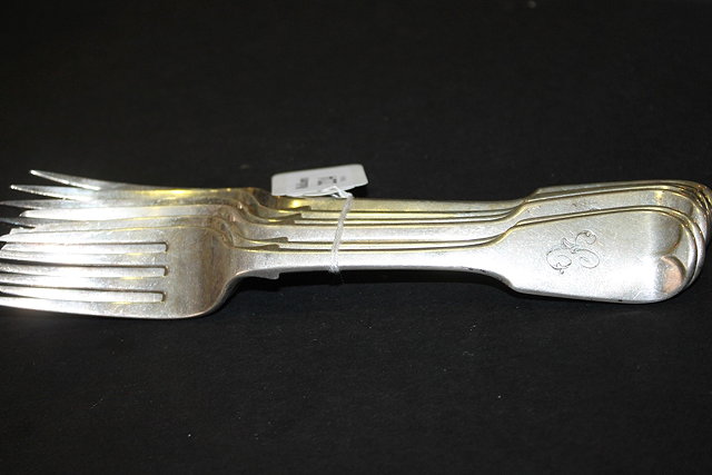 Appraisal: A SET OF SIX FIDDLE PATTERN SILVER DINNER FORKS London