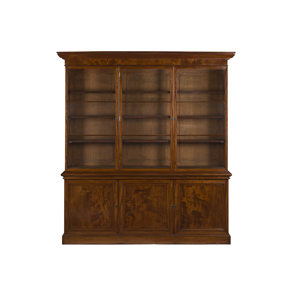 Appraisal: VICTORIAN MAHOGANY LIBRARY BOOKCASE TH CENTURY the moulded cornice above