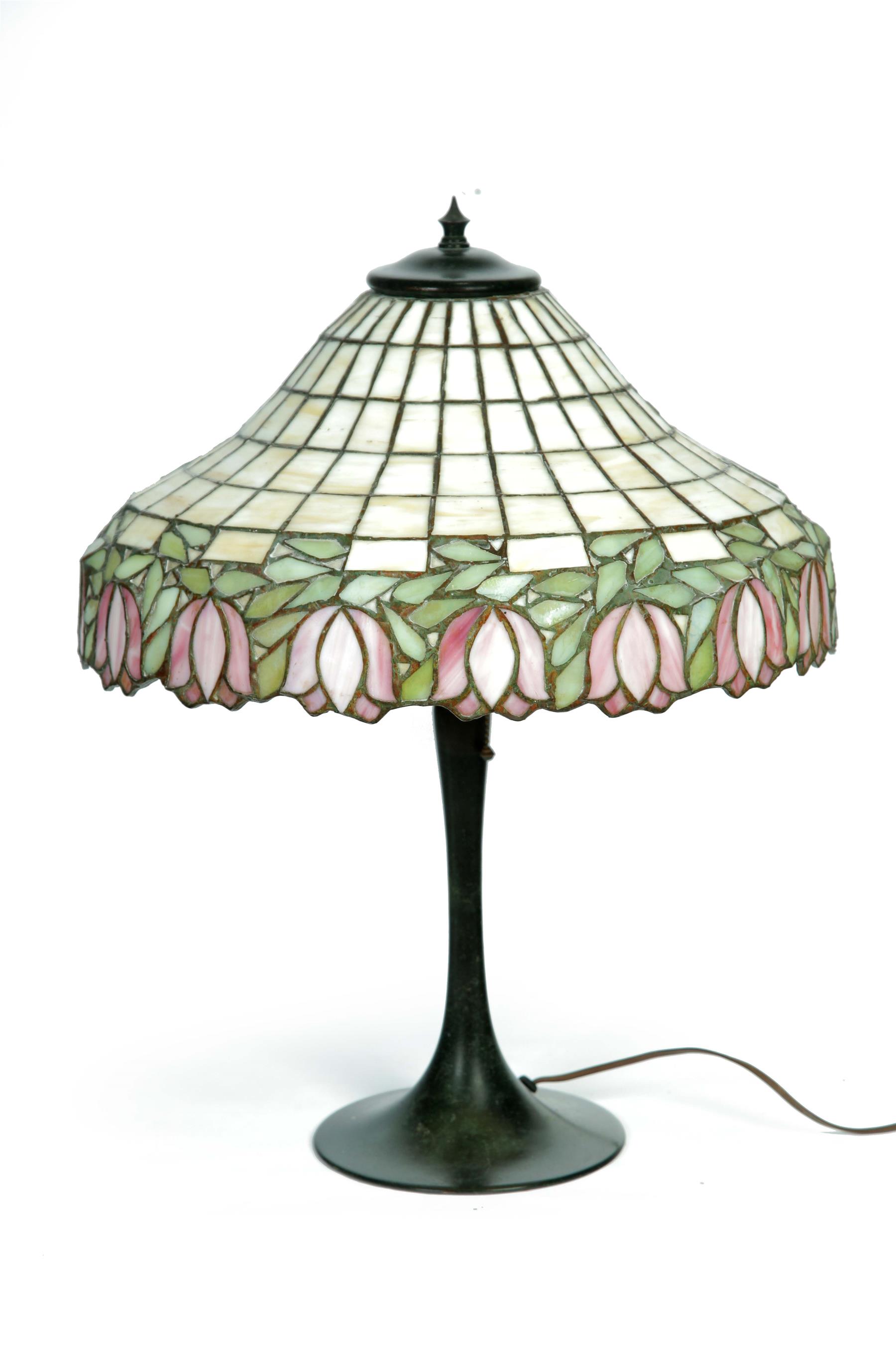 Appraisal: TABLE LAMP WITH FLORAL LEADED SHADE American st quarter- th