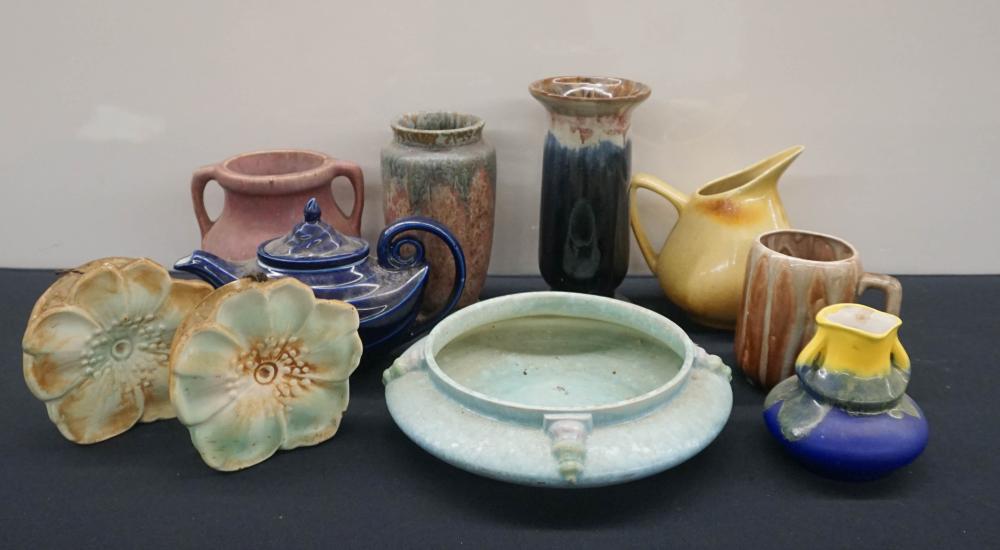 Appraisal: TEN ASSORTED AMERICAN GLAZED POTTERY ARTICLES INCLUDING ROSEVILLE AND OTHERSTen