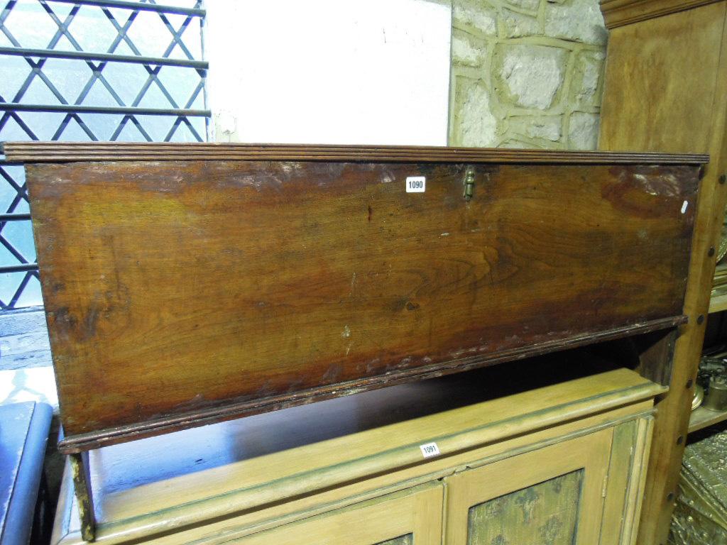 Appraisal: A Georgian elm six plank coffer