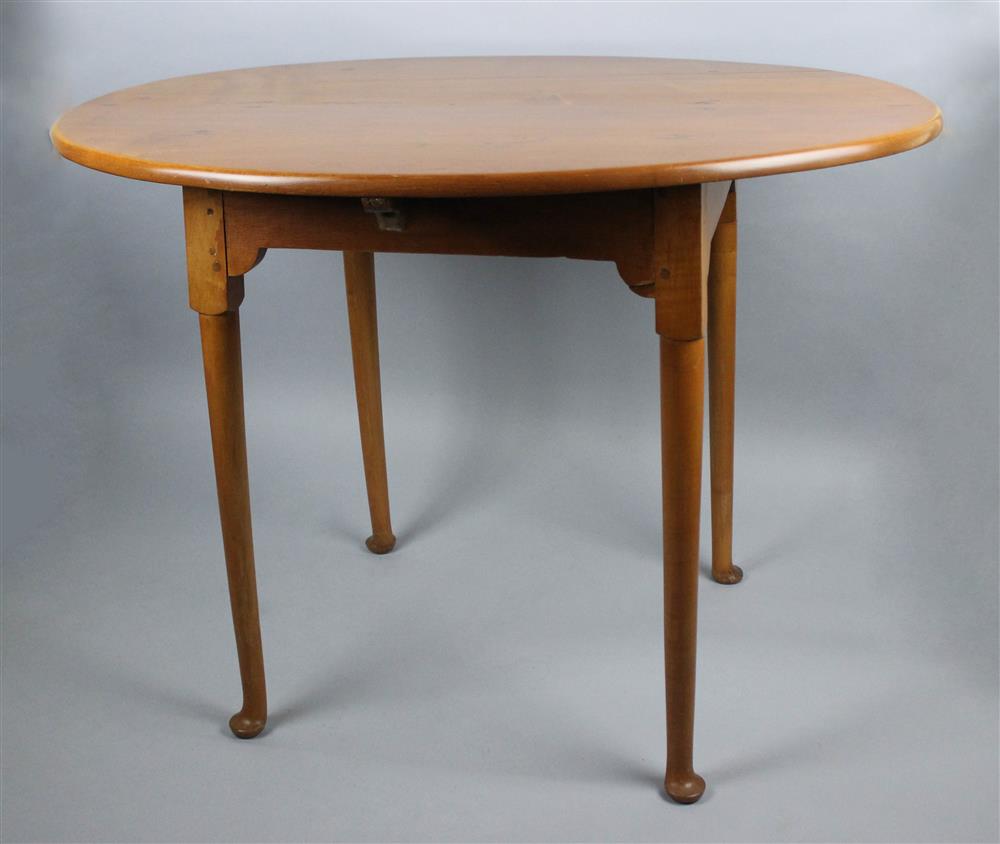 Appraisal: AMERICAN QUEEN ANNE MAPLE TAVERN TABLE having an oval top