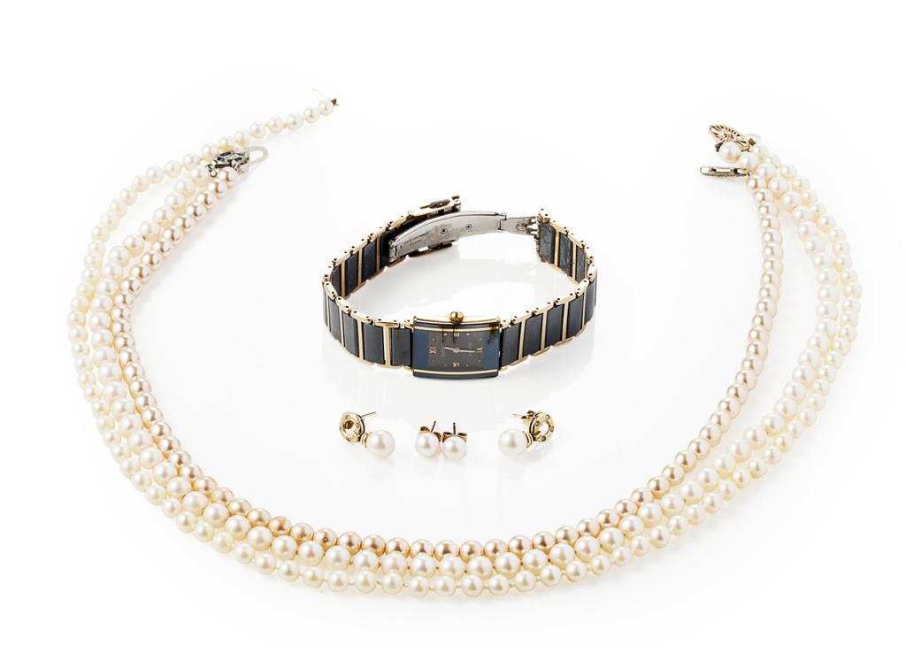 Appraisal: A collection of pearl set jewellery to include three single