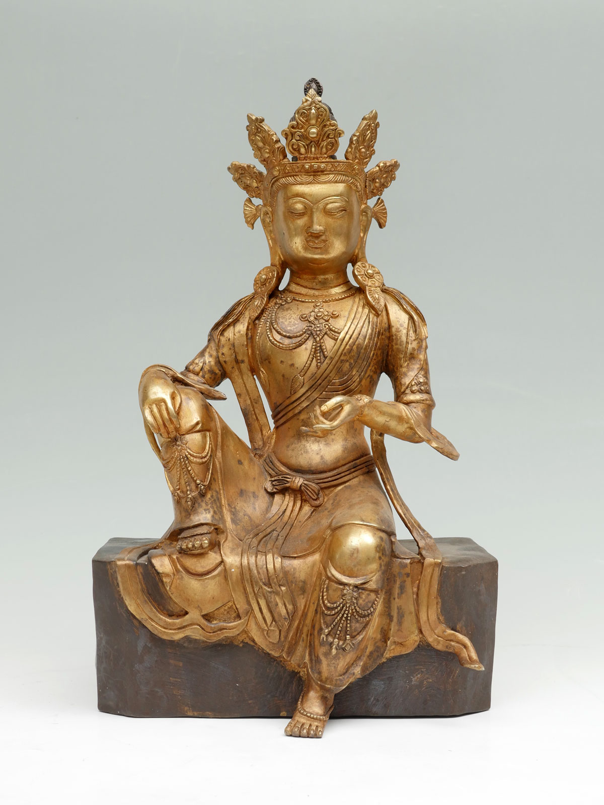 Appraisal: GILT TIBETAN BRONZE KWAN-YIN Chinese Gilt bronze Kwan-Yin statue on