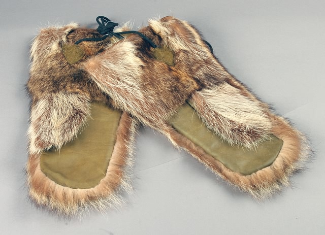 Appraisal: pair of WWI Muskrat Mittens marked Quartermaster Corps Seattle