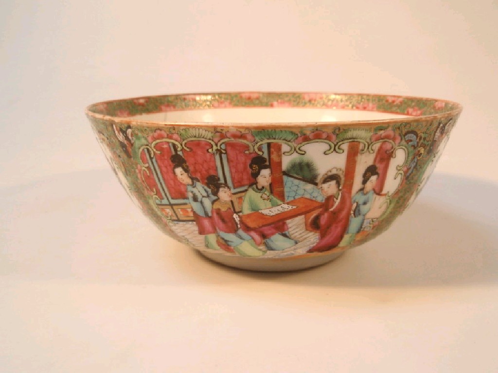 Appraisal: A thC Chinese famille rose bowl painted with reserves of