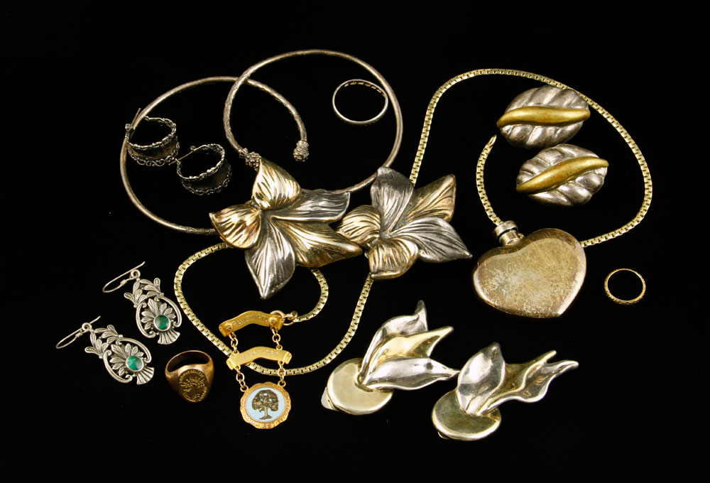 Appraisal: - Small Lot of Jewelry Small lot of jewelry to