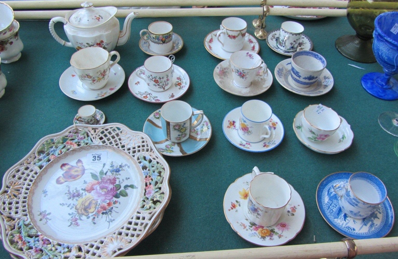 Appraisal: Twelve coffee cans and saucers th century two Dresden style