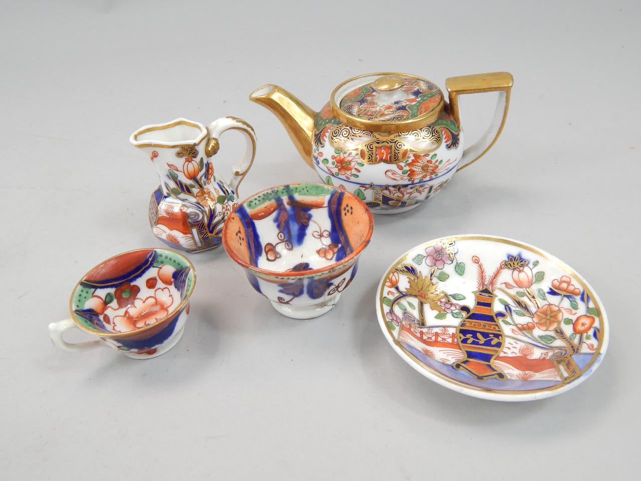 Appraisal: Various items of miniature porcelain to include a Spode Imari