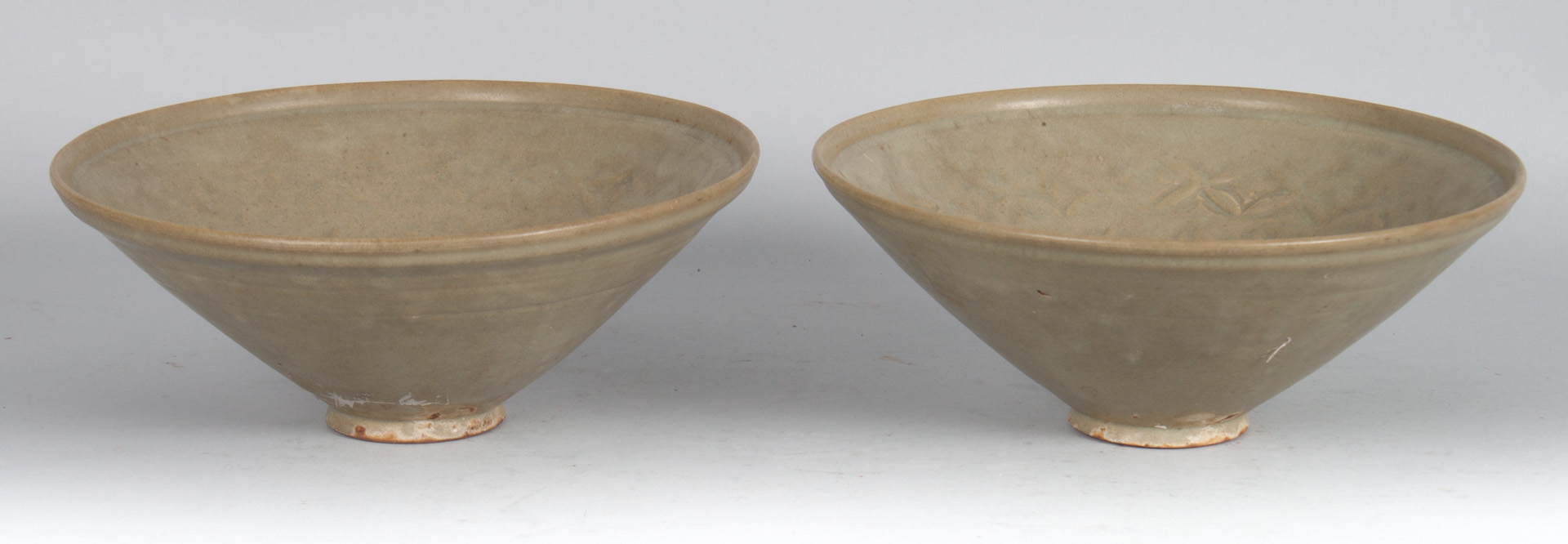 Appraisal: Pair of Chinese celadon porcelain bowls th century or earlier