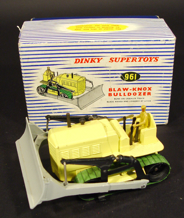 Appraisal: Boxed Dinky Supertoys die-cast Blaw-Knox bulldozer