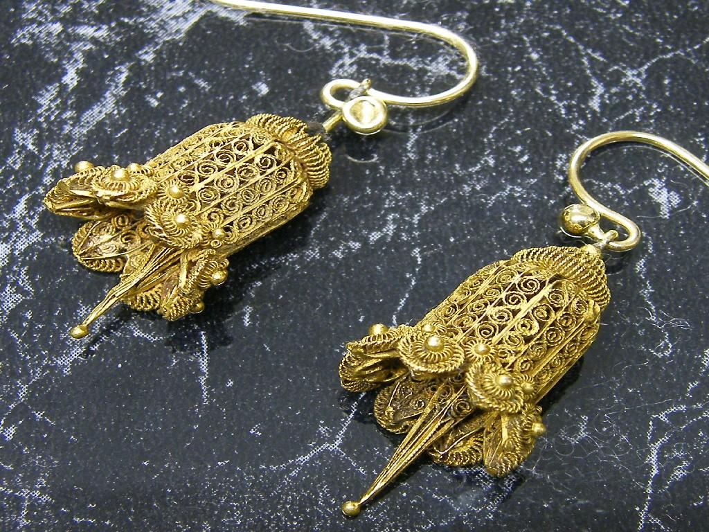 Appraisal: Pair of gold filigree bell earrings each with clangers gm