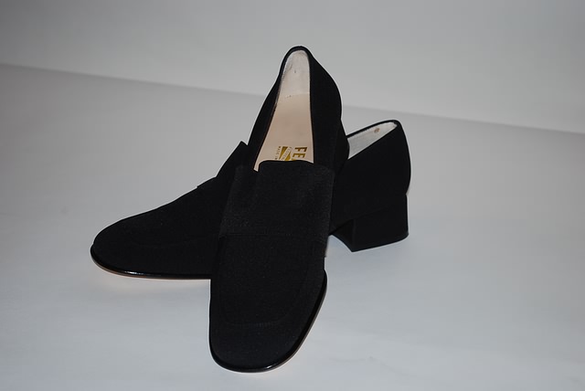 Appraisal: Salvatore Ferragamo black nero fabric pumps Size B Price Original