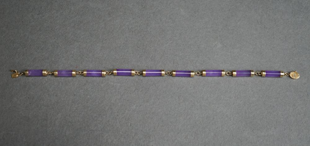 Appraisal: -KARAT YELLOW-GOLD AND LAVENDER JADE BRACELET L IN -Karat Yellow-Gold