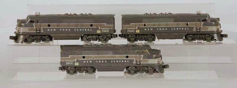 Appraisal: Lot of Lionel New York Central - Locom Description Includes