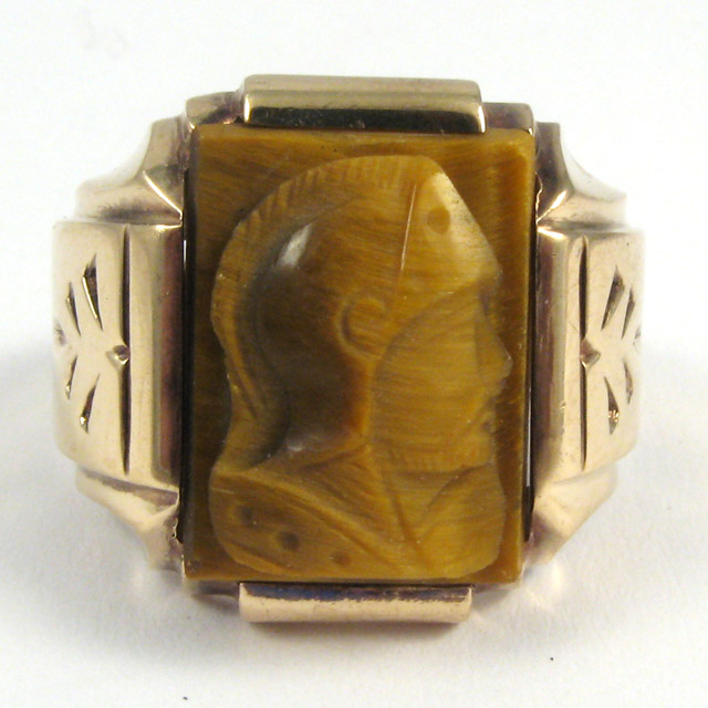 Appraisal: MAN'S CAMEO AND TEN KARAT GOLD RING featuring a rectangular