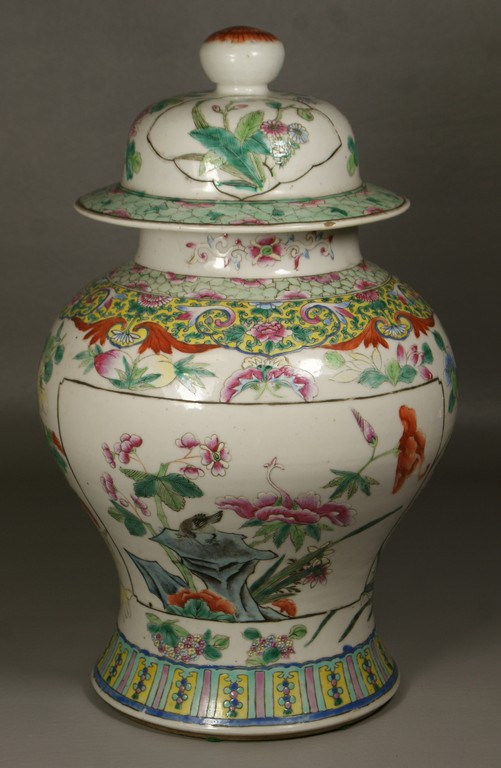 Appraisal: Famille verte Chinese porcelain covered jar bird and floral decoration